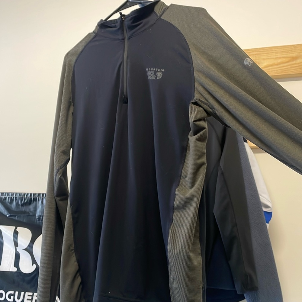 Mountain Hardware 1/4 zip